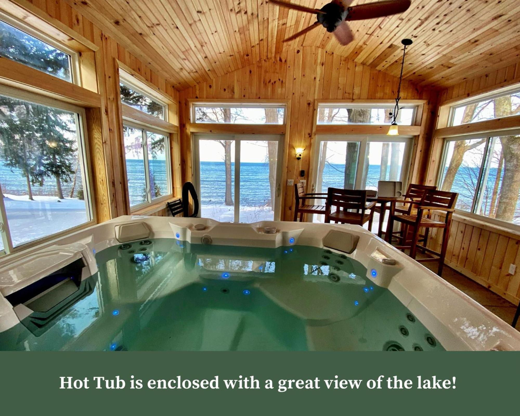 Pine Cottage Lakefront Hot Tub Fire Pit Sodus Esterno foto