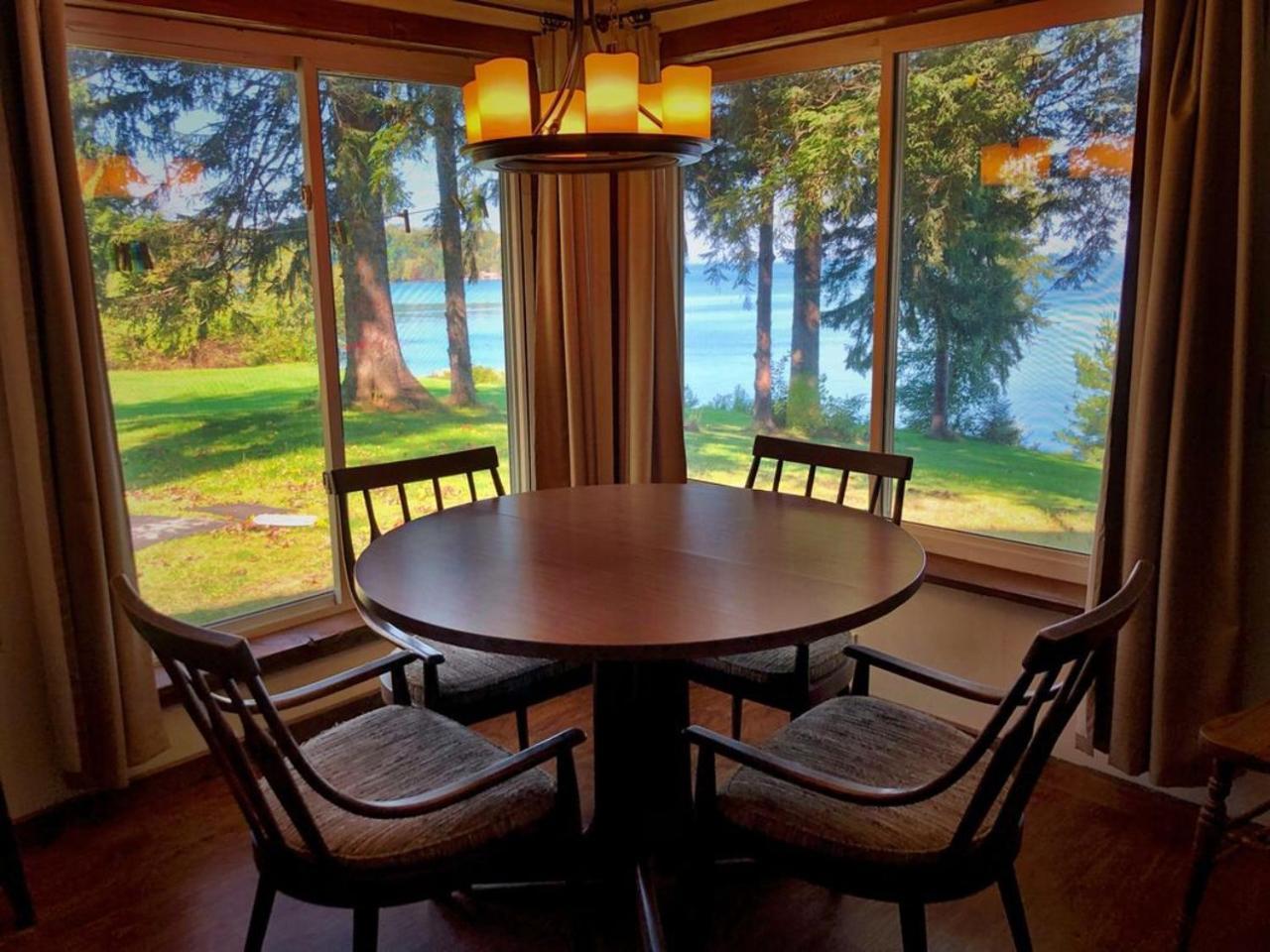 Pine Cottage Lakefront Hot Tub Fire Pit Sodus Esterno foto
