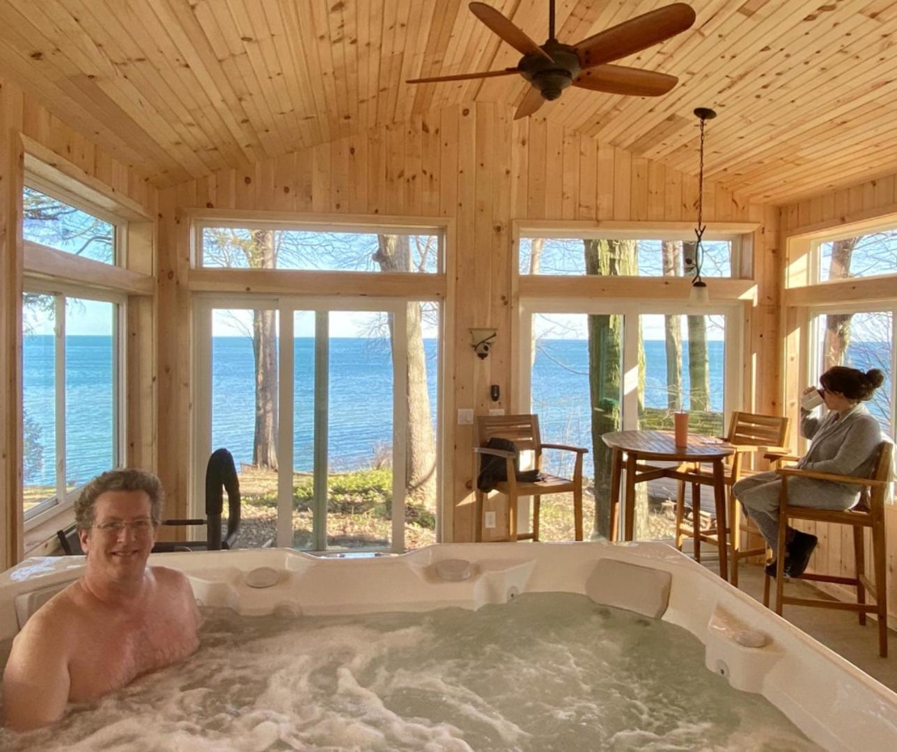 Pine Cottage Lakefront Hot Tub Fire Pit Sodus Esterno foto
